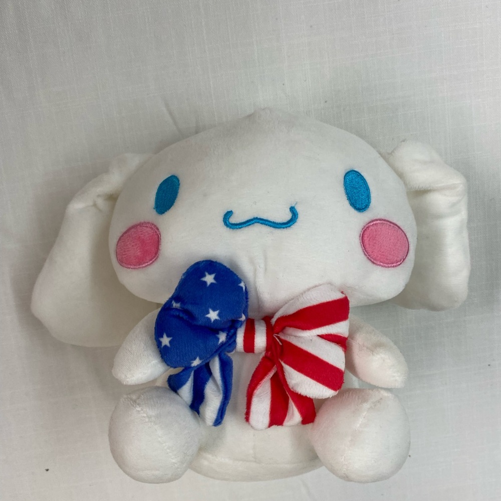 Hello kitty cinnamon roll